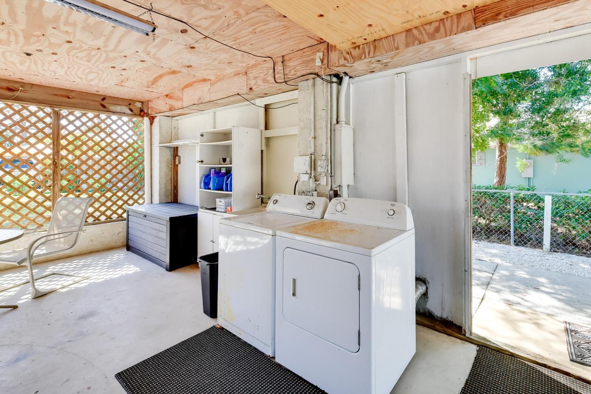 Coastal Oasis With Shared Pool, 2 Mi To Beach! Englewood Exteriör bild
