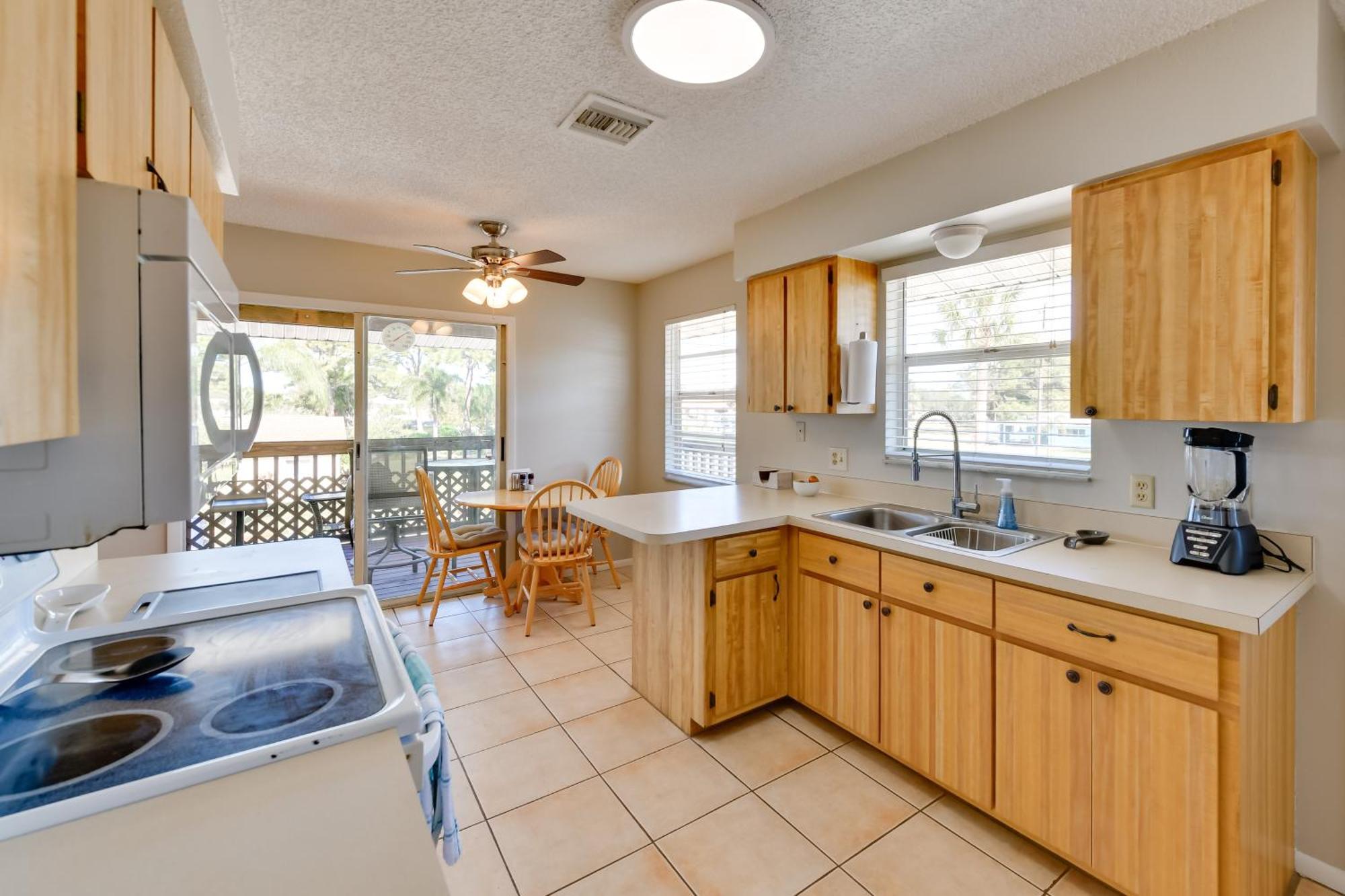 Coastal Oasis With Shared Pool, 2 Mi To Beach! Englewood Exteriör bild
